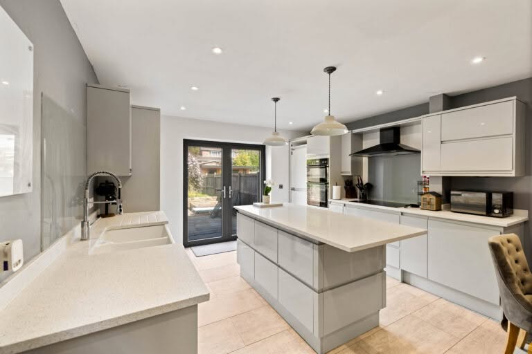 3 bedroom Semi-Detached House in Dover, Kent