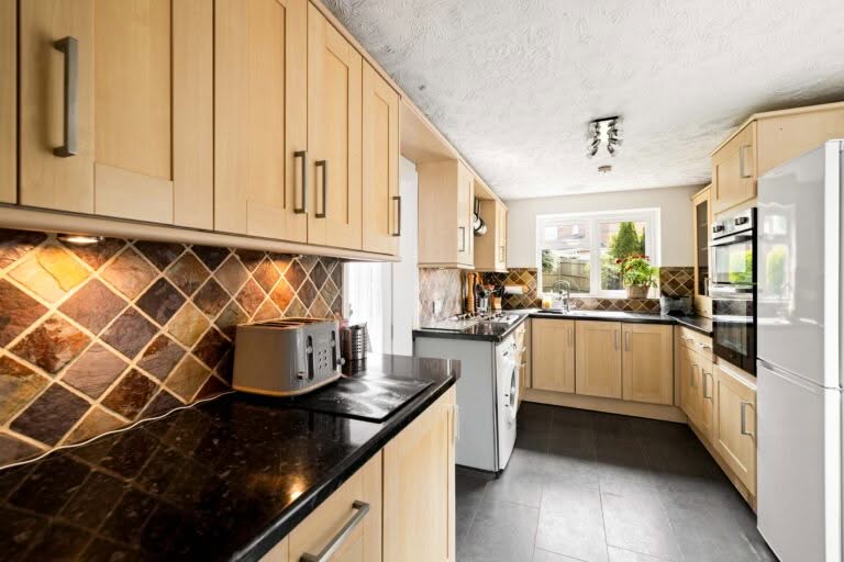 4 bedroom Detached House in Folkestone, Kent