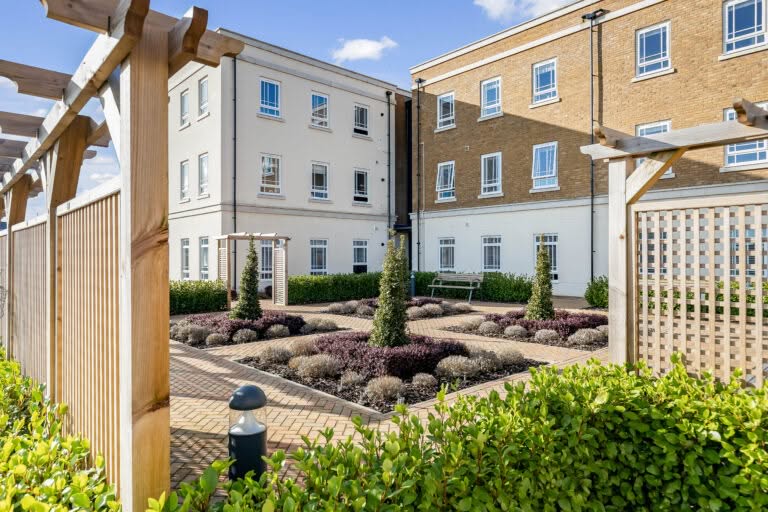 2 bedroom Apartment in Folkestone, Kent