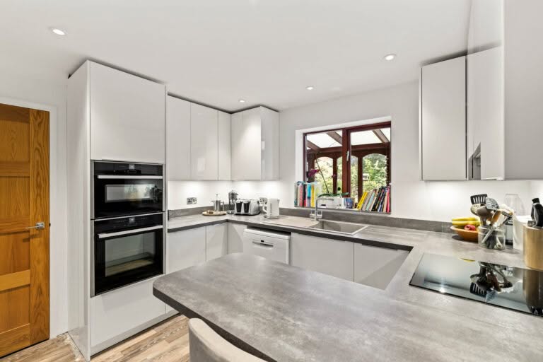 4 bedroom Detached House in Folkestone, Kent