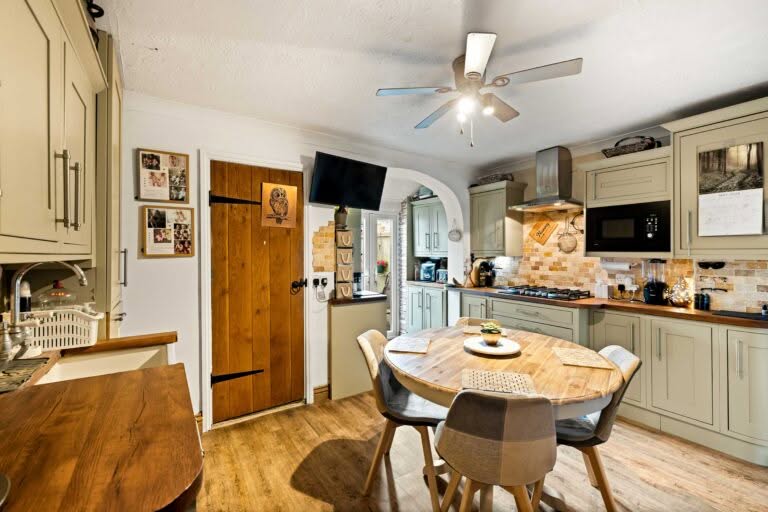 2 bedroom Cottage in Folkestone, Kent