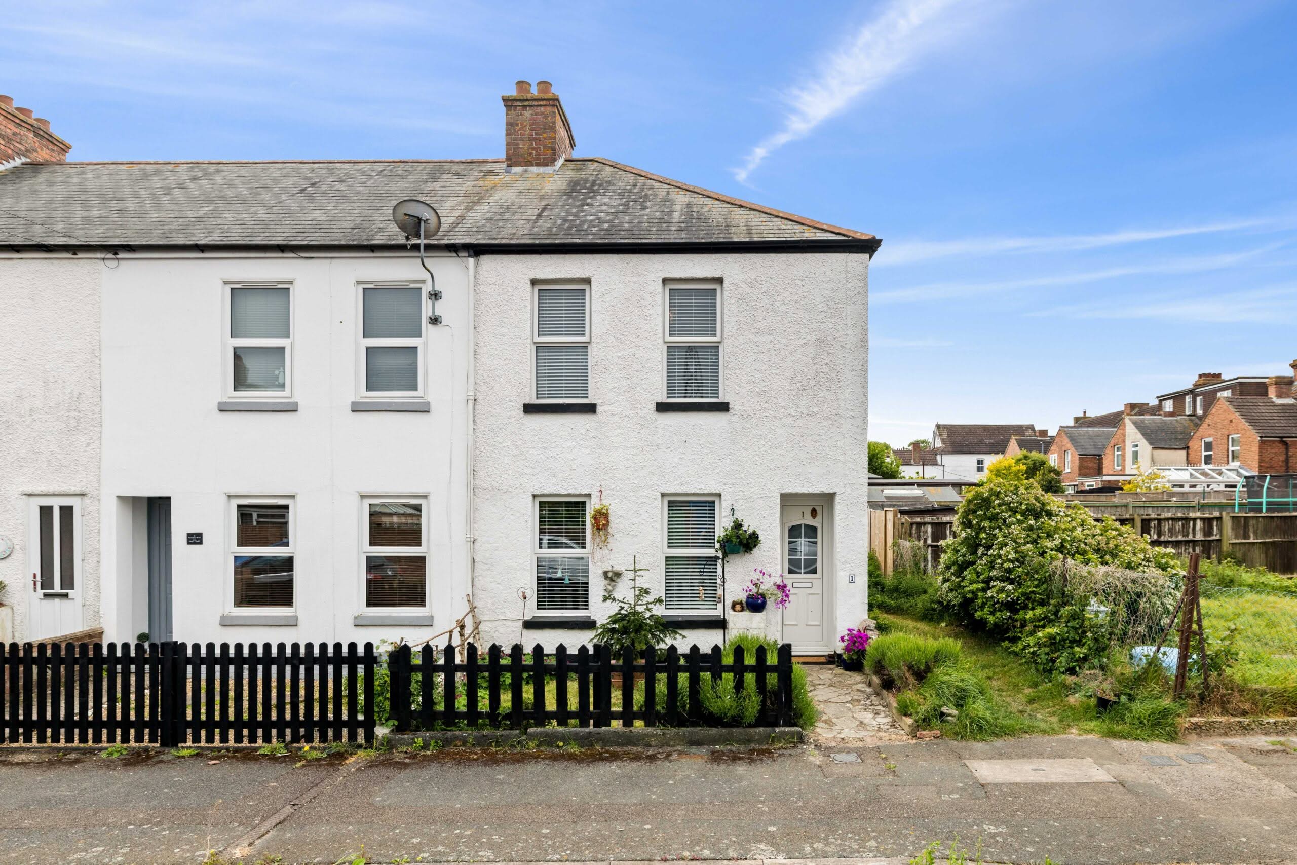 2 bedroom Cottage in Folkestone, Kent