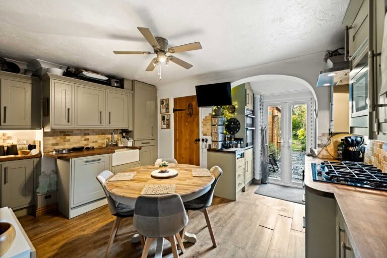 2 bedroom Cottage in Folkestone, Kent