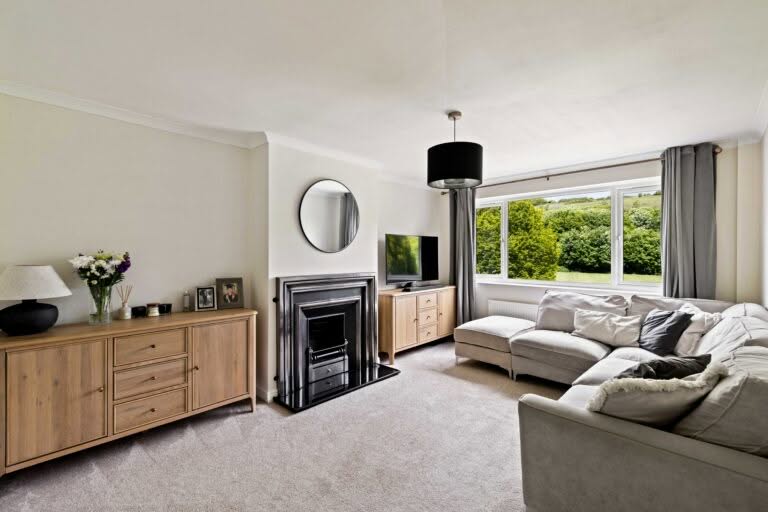 3 bedroom Semi-Detached House in Dover, Kent