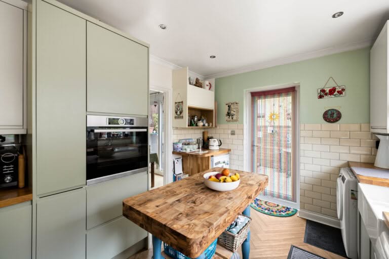3 bedroom Semi-Detached House in Dover, Kent