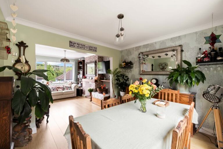 3 bedroom Semi-Detached House in Dover, Kent