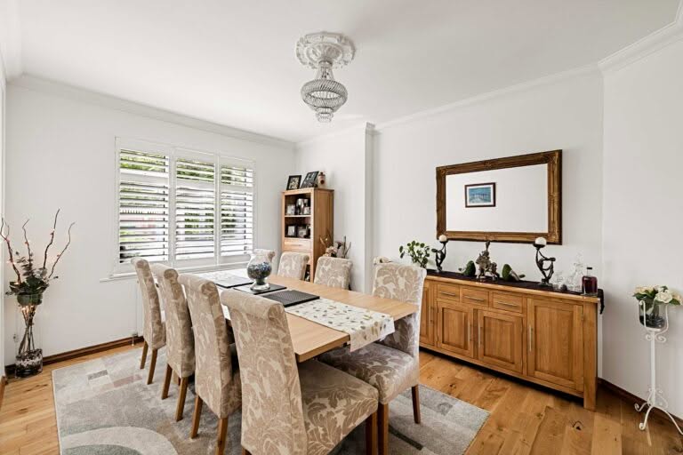 3 bedroom Detached Bungalow in Folkestone, Kent