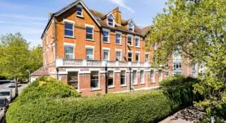 Flat 7, 23-25 Winchester House Earls Avenue