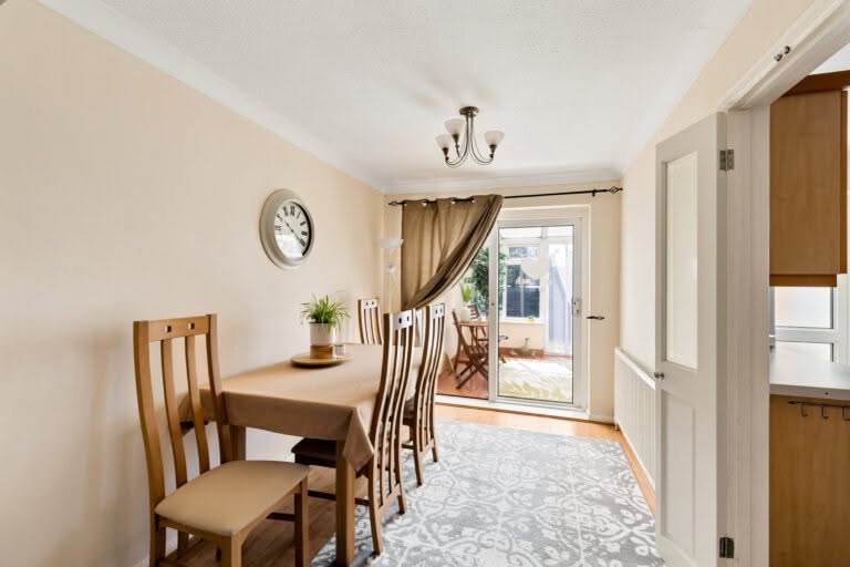 3 bedroom Semi-Detached House in Dover, Kent