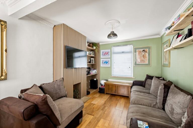 2 bedroom Terraced House in Dover, Kent