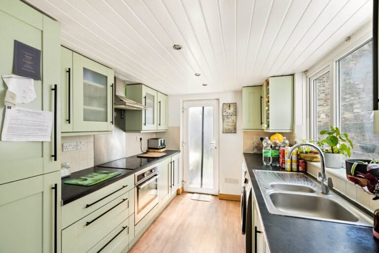 2 bedroom Terraced House in Dover, Kent