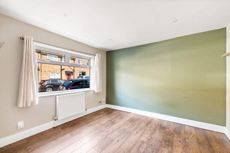 2 bedroom Terraced House in Folkestone, Kent