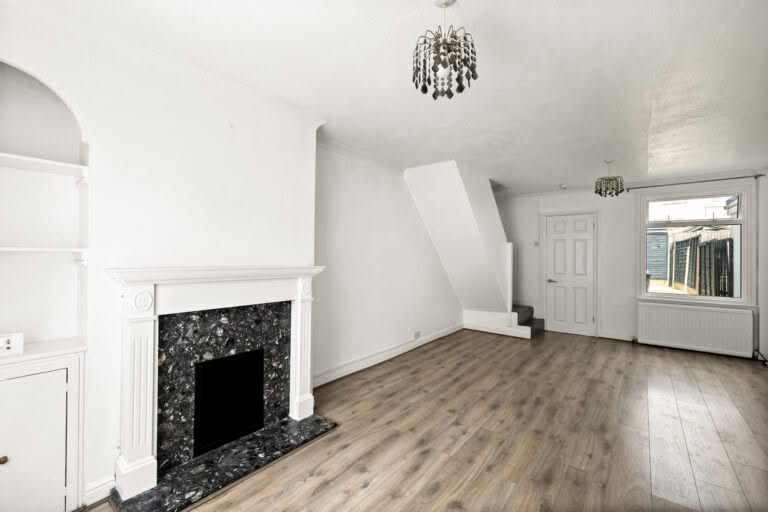 2 bedroom Terraced House in Dover, Kent