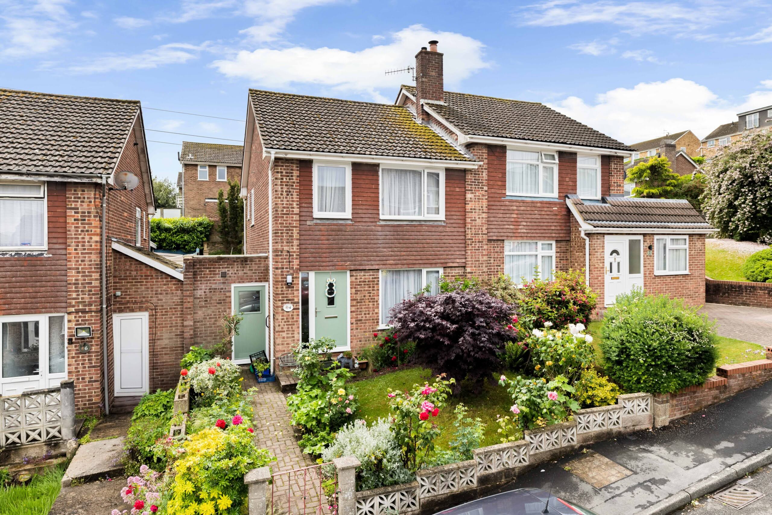 3 bedroom Semi-Detached House in Dover, Kent