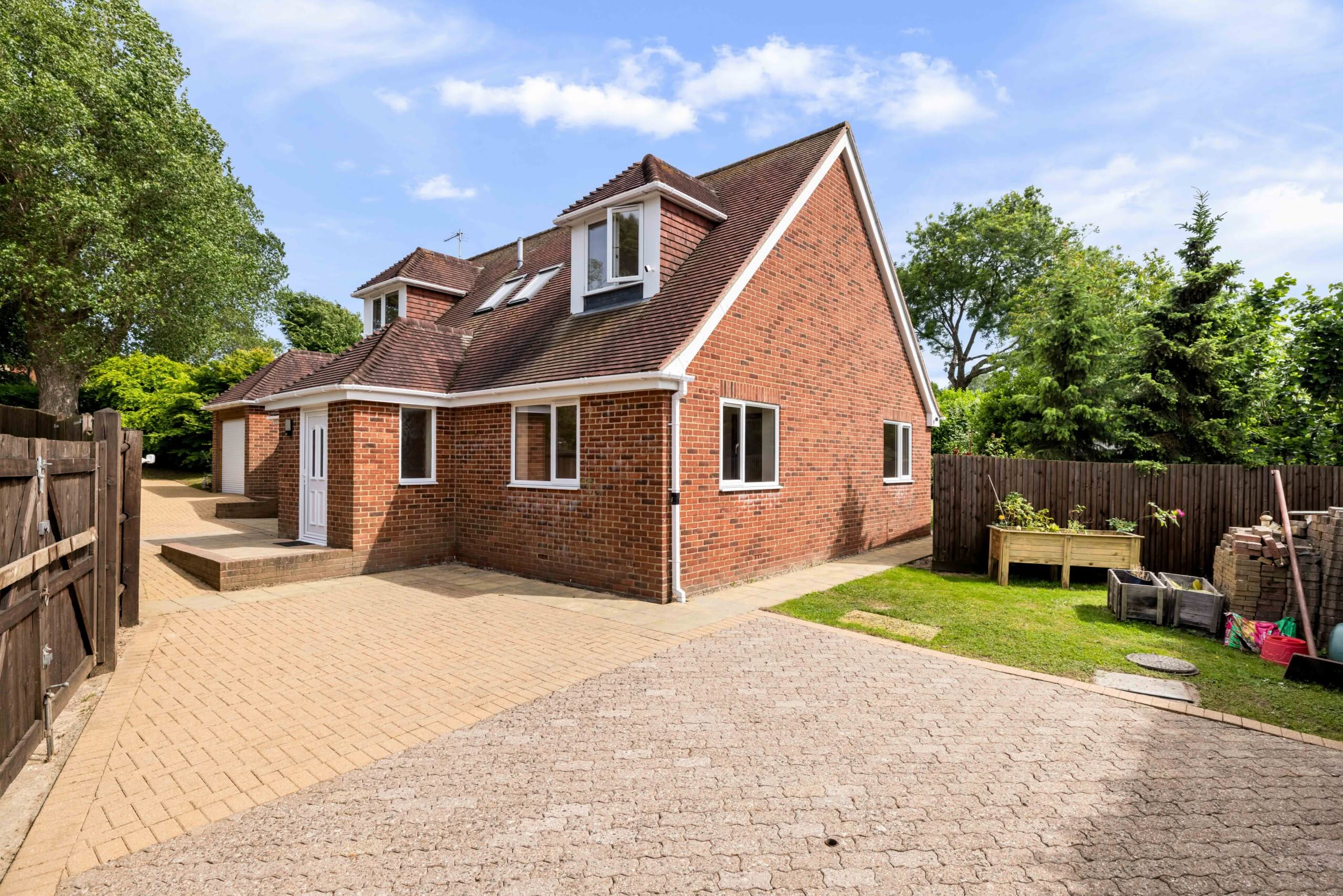 4 bedroom Detached House in Folkestone, Kent