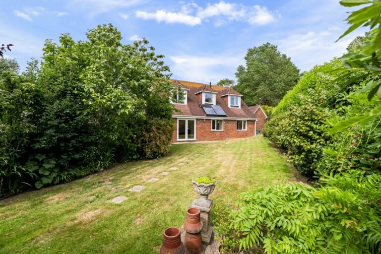 4 bedroom Detached House in Folkestone, Kent