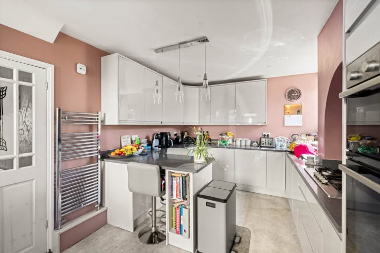 3 bedroom Semi-Detached House in Dover, Kent