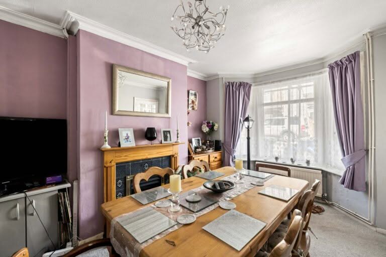 3 bedroom Semi-Detached House in Dover, Kent