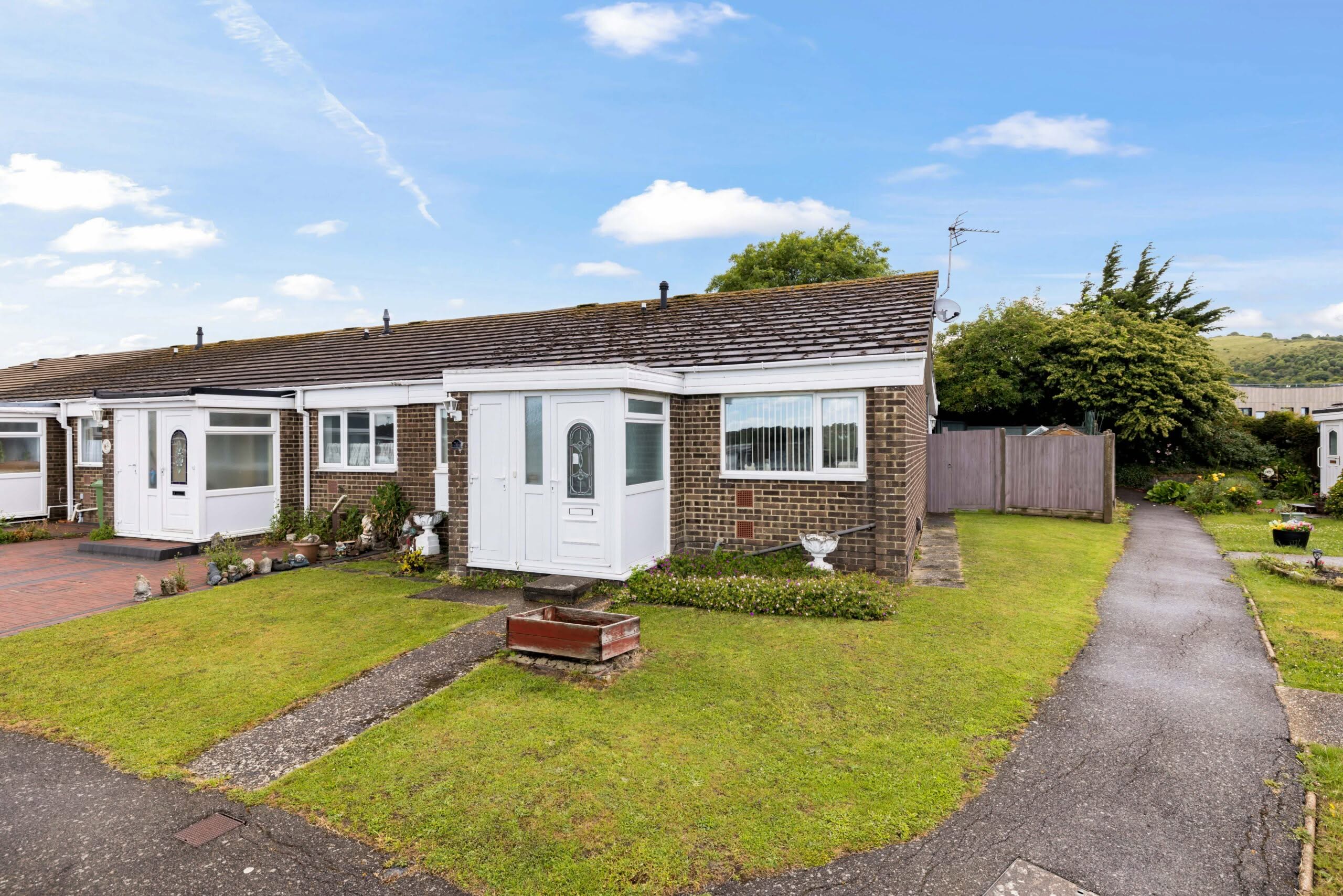 2 bedroom Bungalow in Folkestone, Kent