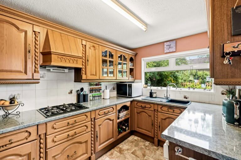 2 bedroom Semi-Detached Bungalow in Dover, Kent