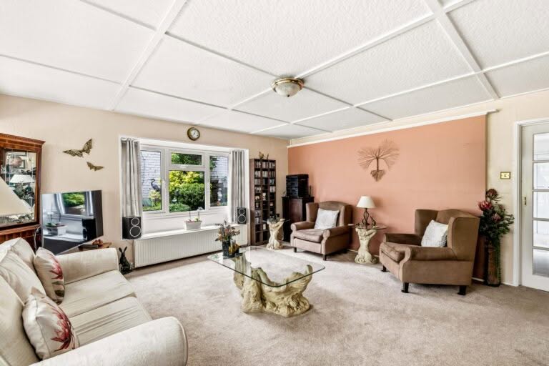 2 bedroom Semi-Detached Bungalow in Dover, Kent