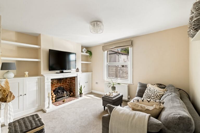 2 bedroom Semi-Detached House in Dover, Kent