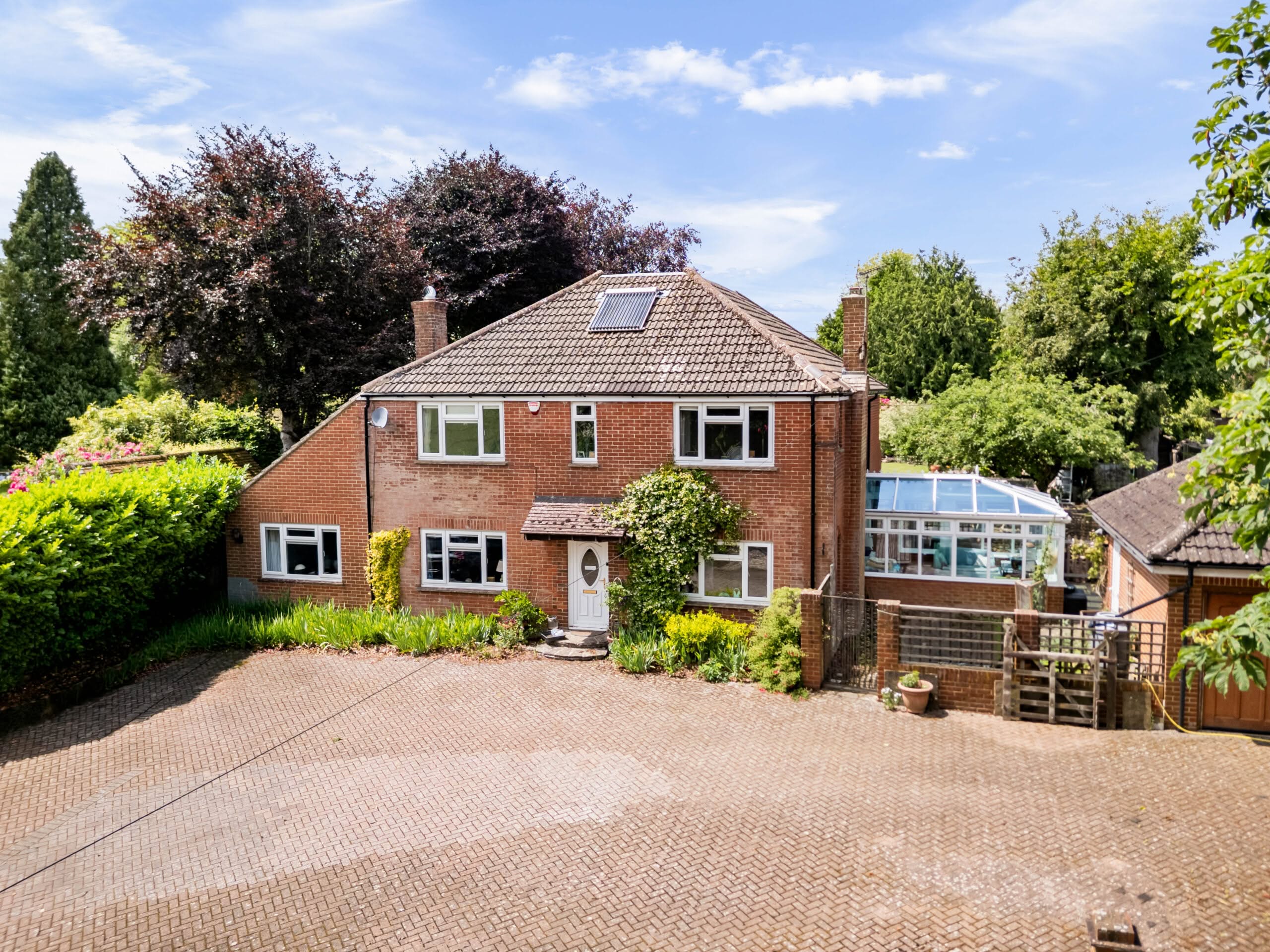 5 bedroom Detached House in Folkestone, Kent