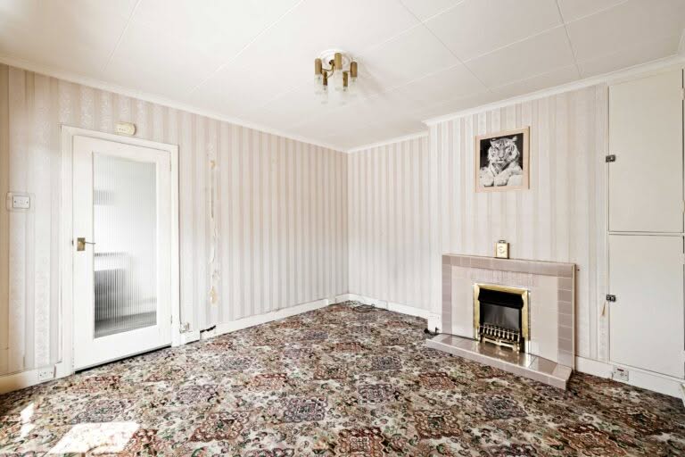 3 bedroom Semi-Detached House in Hythe, Kent