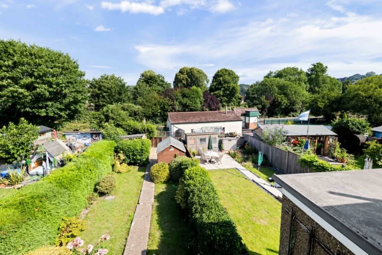 3 bedroom Semi-Detached House in Hythe, Kent