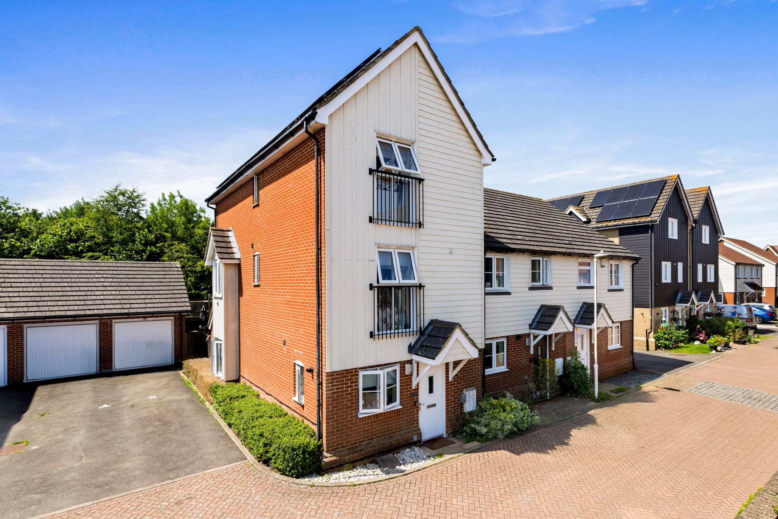 4 bedroom End of Terrace House in Folkestone, Kent