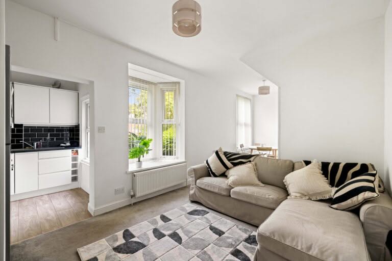 2 bedroom Maisonette in Folkestone, Kent
