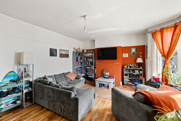 3 bedroom Maisonette in Dover, Kent