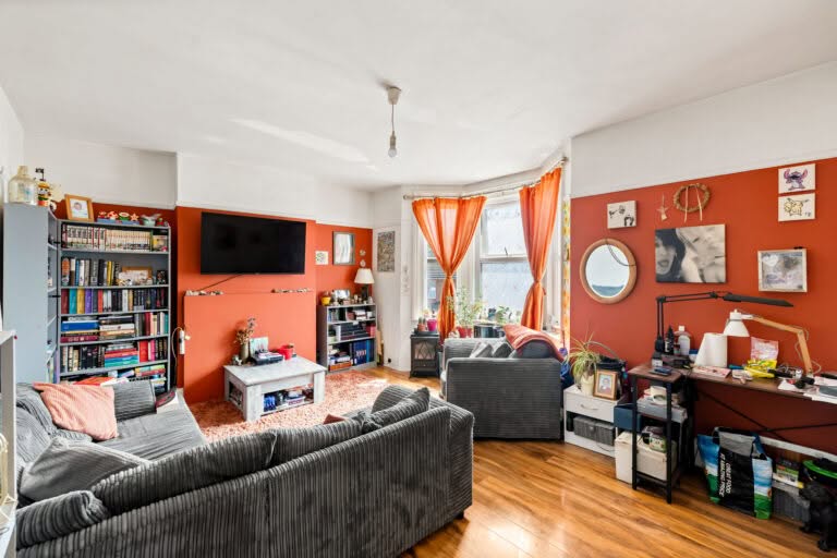 3 bedroom Maisonette in Dover, Kent