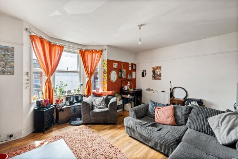 3 bedroom Maisonette in Dover, Kent