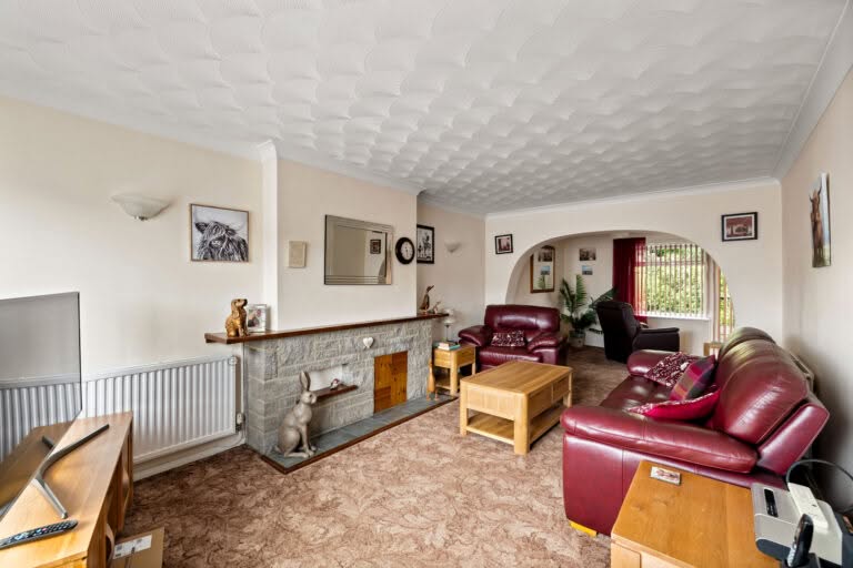 4 bedroom Semi-Detached House in Folkestone, Kent