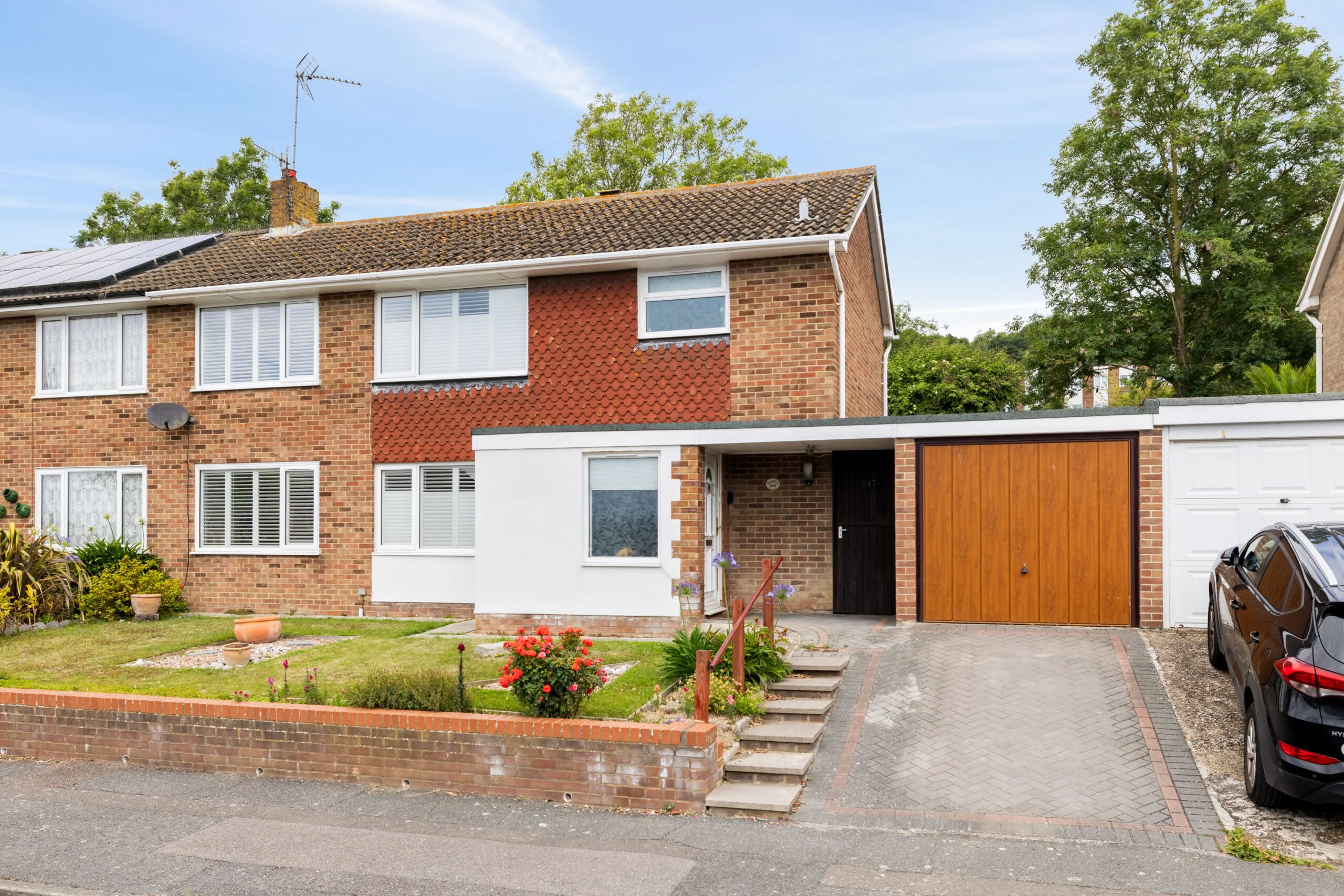 4 bedroom Semi-Detached House in Folkestone, Kent