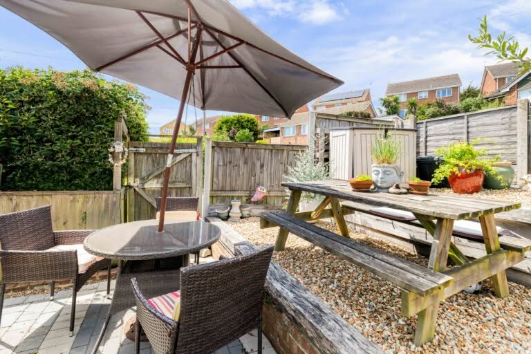 3 bedroom Semi-Detached Bungalow in Hythe, Kent