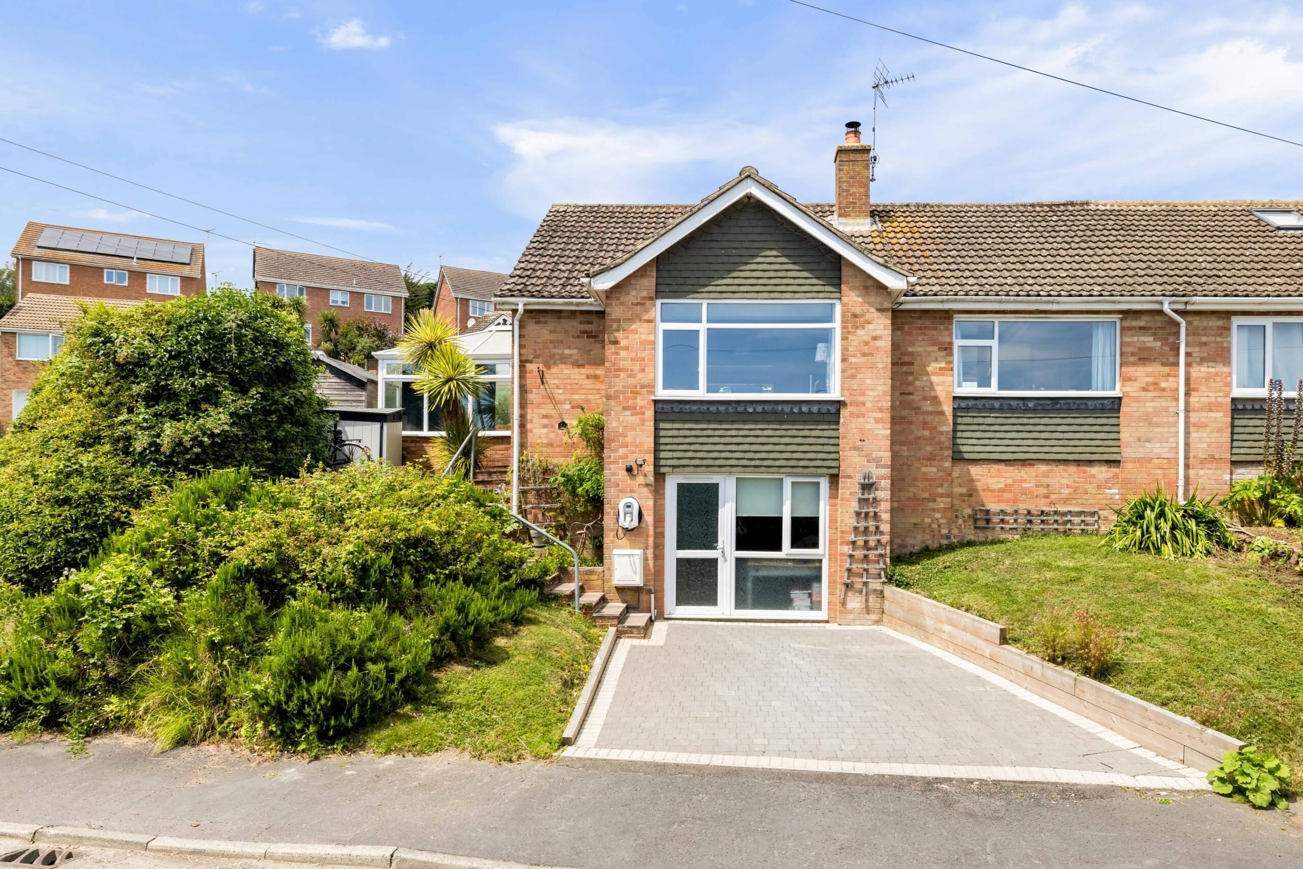 3 bedroom Semi-Detached Bungalow in Hythe, Kent