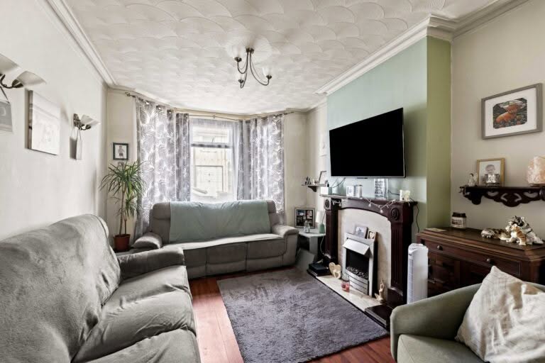 3 bedroom Terraced House in Folkestone, Kent