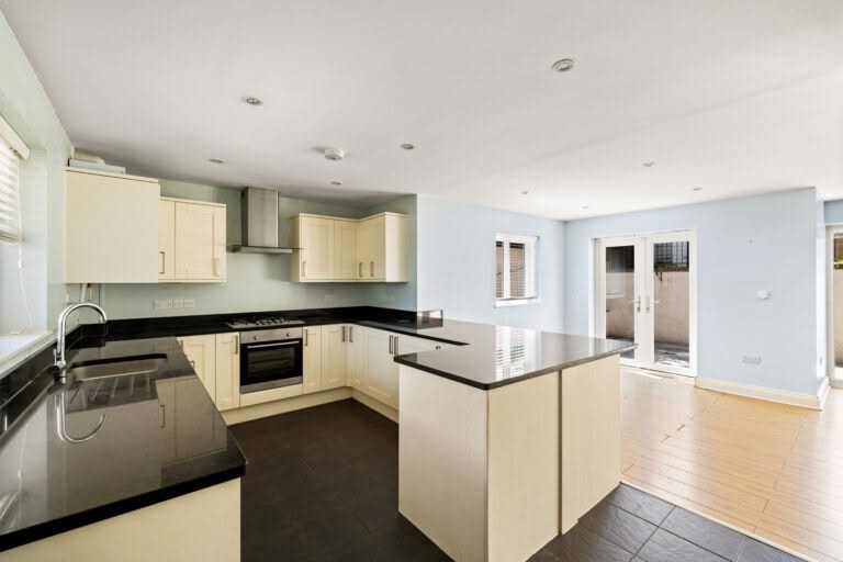 3 bedroom Semi-Detached House in Dover, Kent