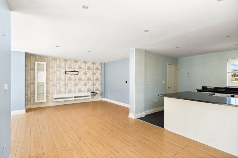 3 bedroom Semi-Detached House in Dover, Kent