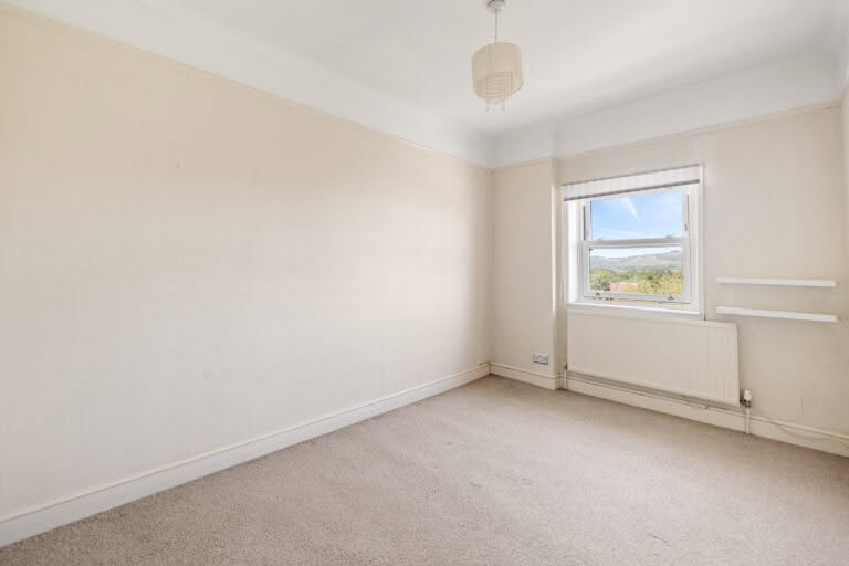 1 bedroom Flat in Folkestone, Kent