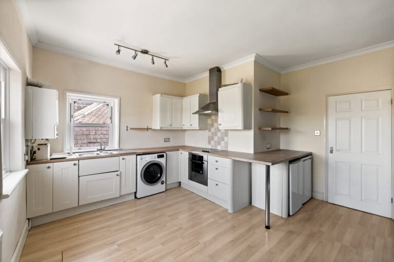 1 bedroom Flat in Folkestone, Kent