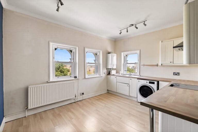 1 bedroom Flat in Folkestone, Kent