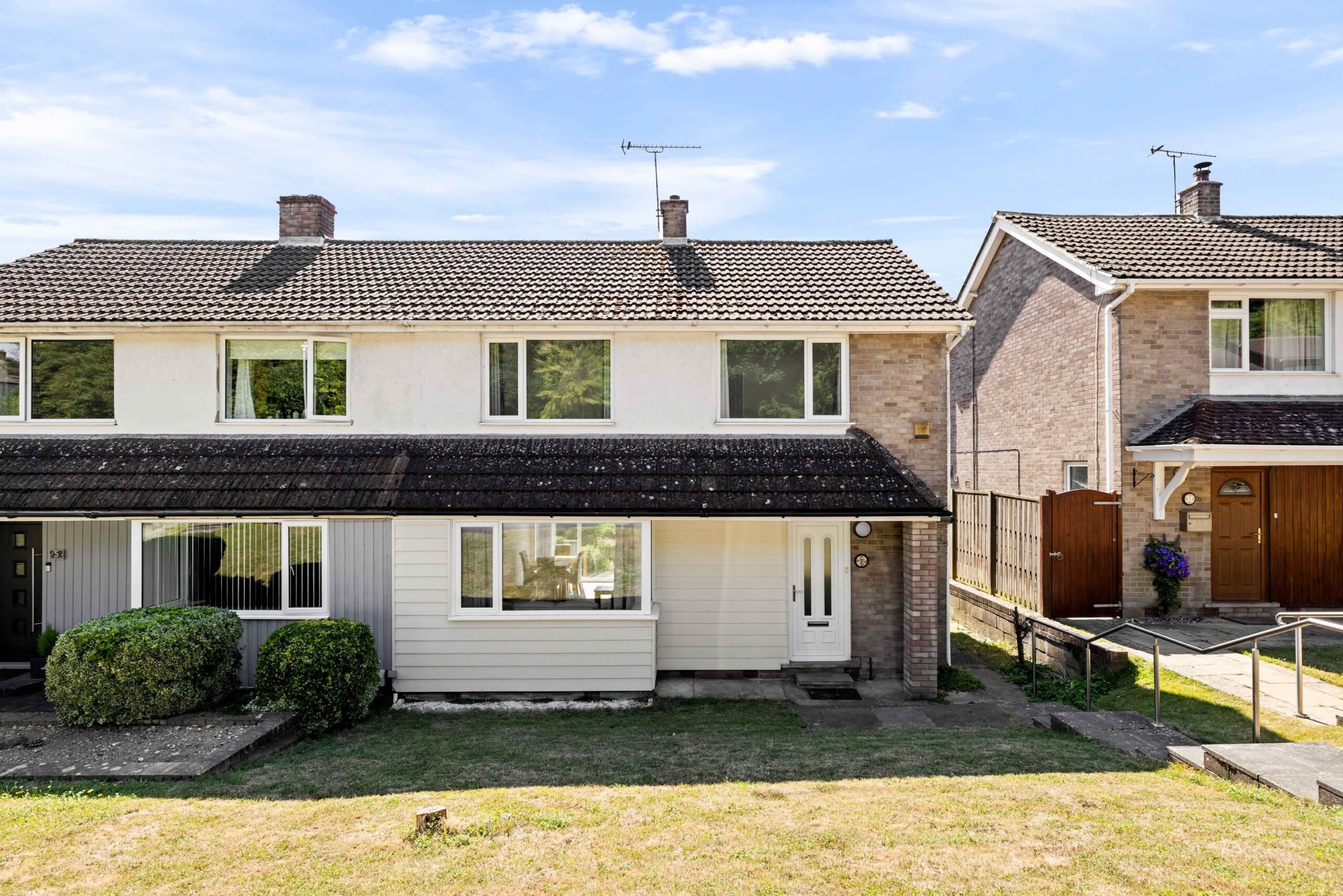 3 bedroom Semi-Detached House in Dover, Kent