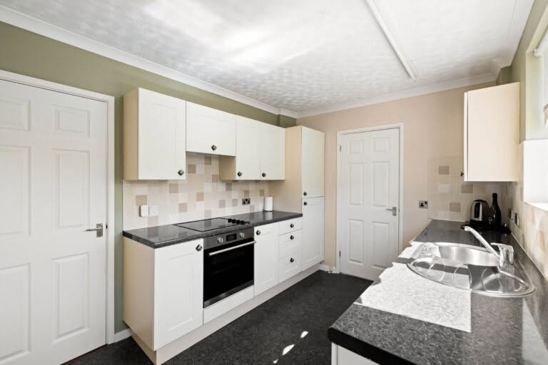 3 bedroom Semi-Detached House in Dover, Kent