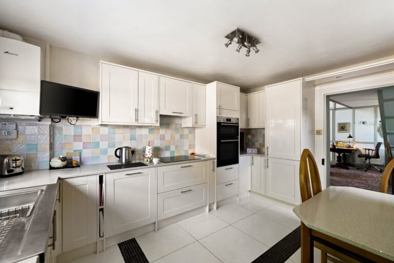 4 bedroom Detached House in Dover, Kent
