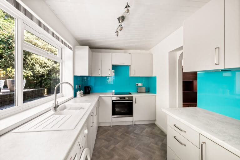3 bedroom Detached Bungalow in Folkestone, Kent