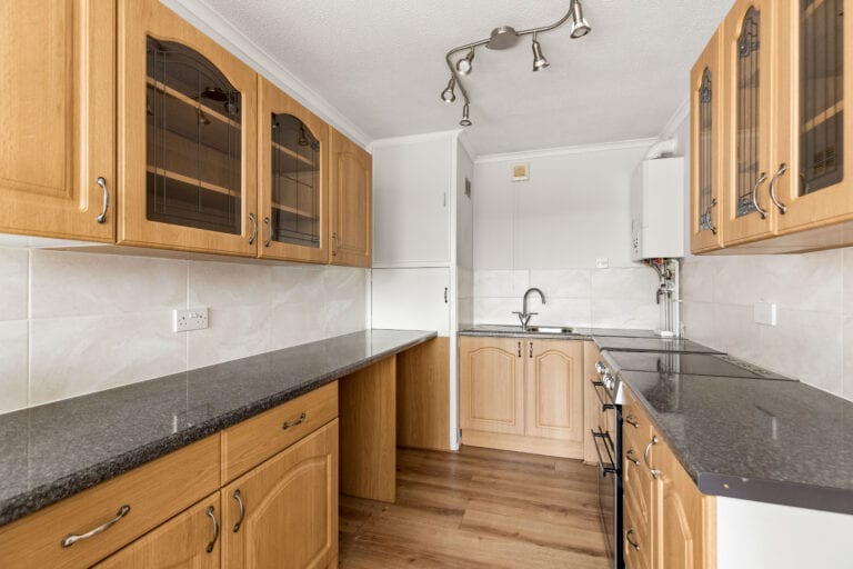 2 bedroom Flat in Folkestone, Kent