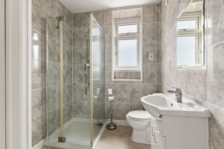 2 bedroom Flat in Folkestone, Kent